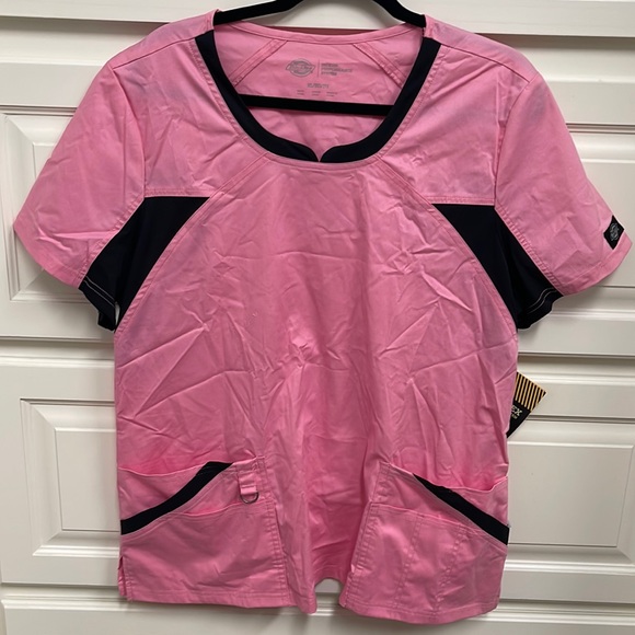 Dickies women’s XL pink and black scrub top. NWT - Picture 1 of 4